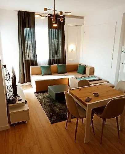 Old Train Appartement Tirana